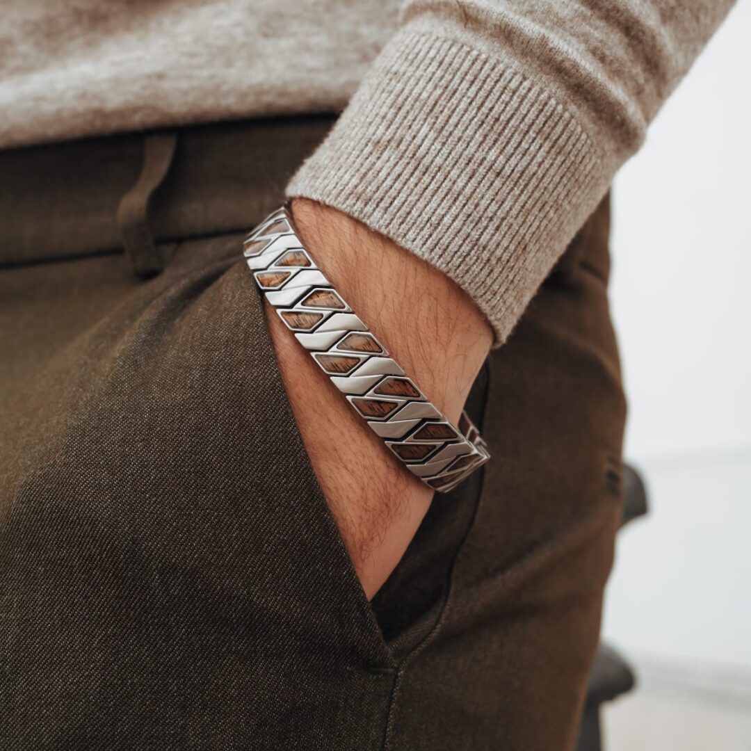 3_20210929_q_bariton_walnuss_silber_fa_25