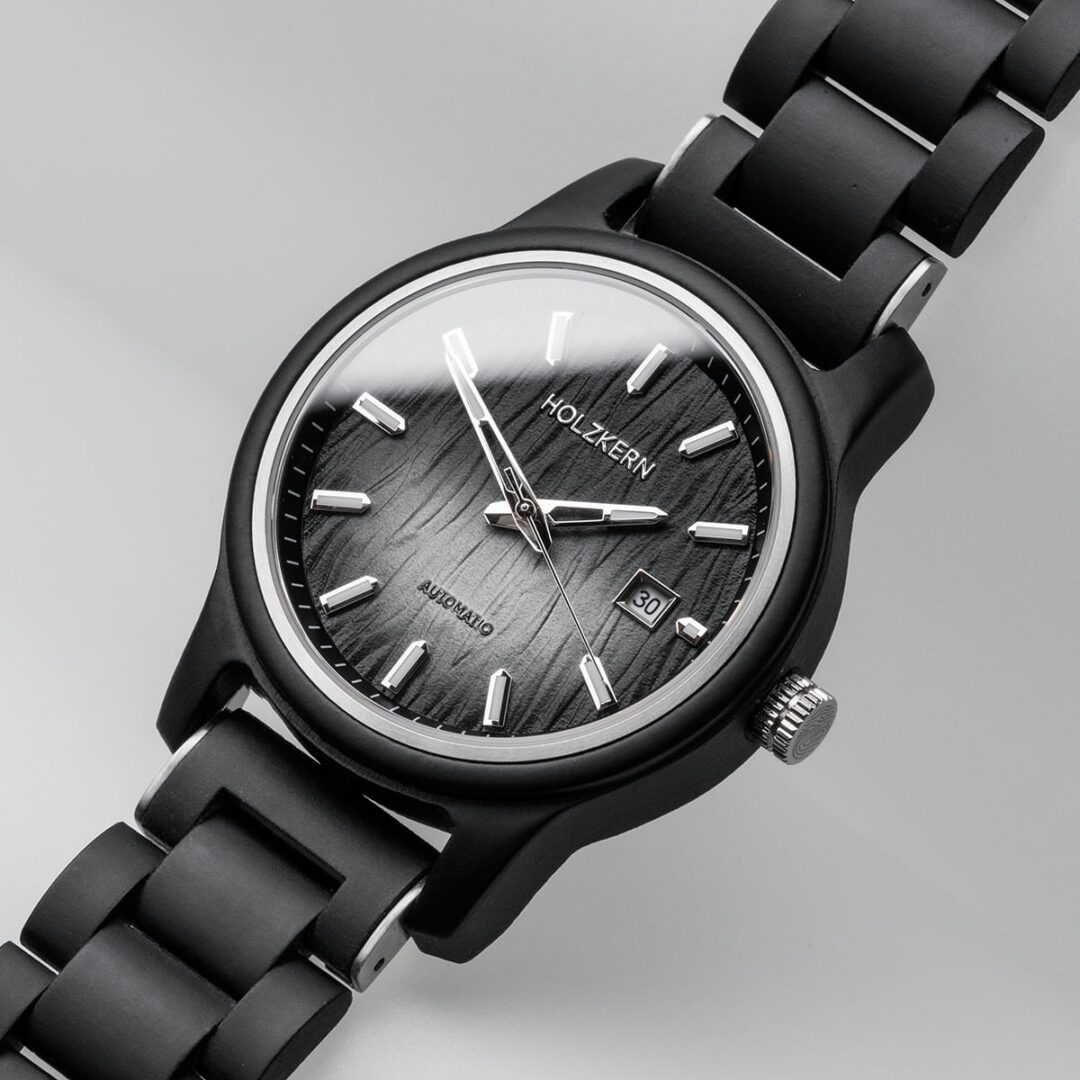 q1_nightbird_ahorn_schwarz_32