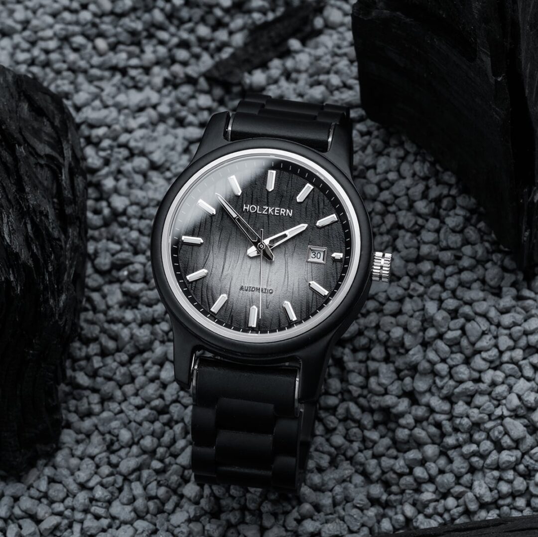 q4_nightbird_ahorn_schwarz_37